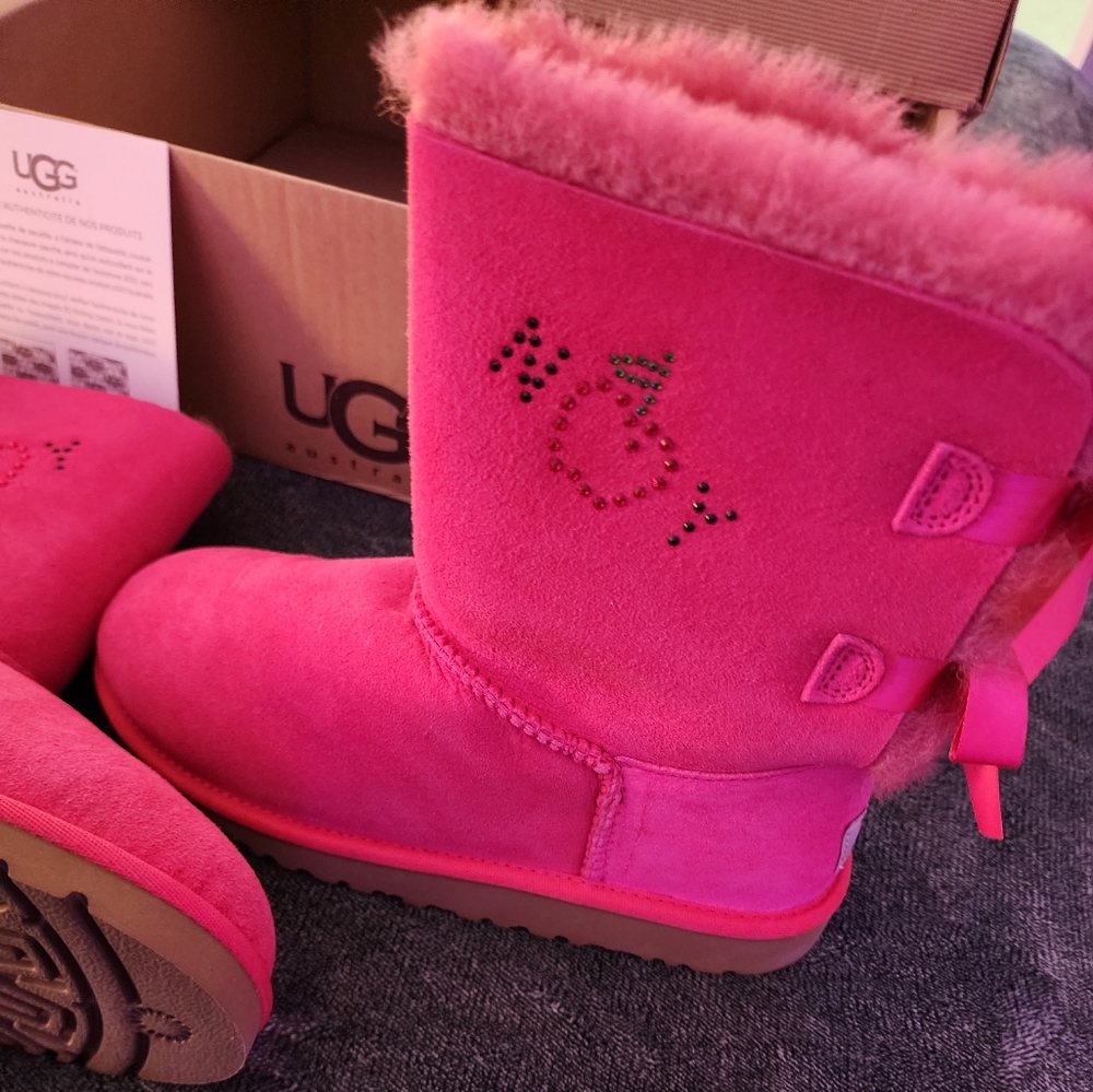 Pink Bailey Bow UGGs size 4